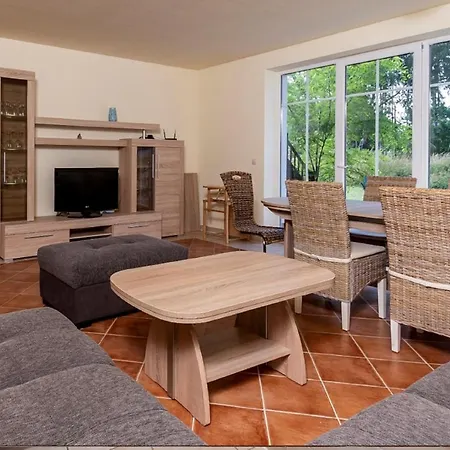 F-1108 Haeuser Prosnitz Haus08 Terrasse, Gartennutzung Vakantiehuis